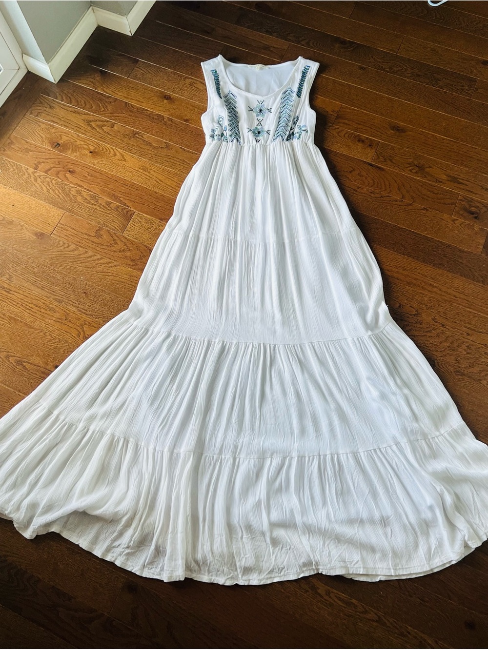 Solitaire White Embroidered Maxi Dress – Size Small Tall
